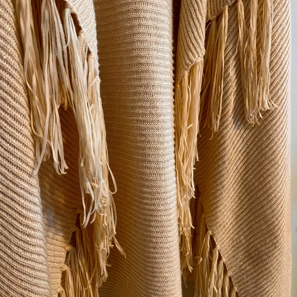 LILLY PULITZER | Sm | Sweater Vest | Fringe | Gold Metallic Threads - Picture 3 of 11